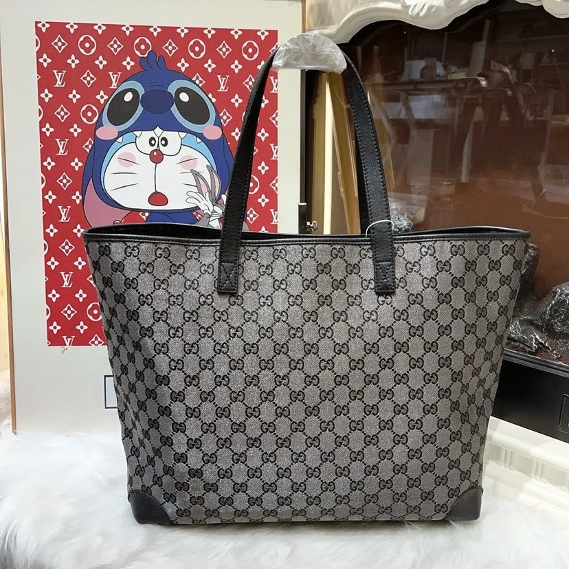 Gucci GG Supreme Gray Tote Bag