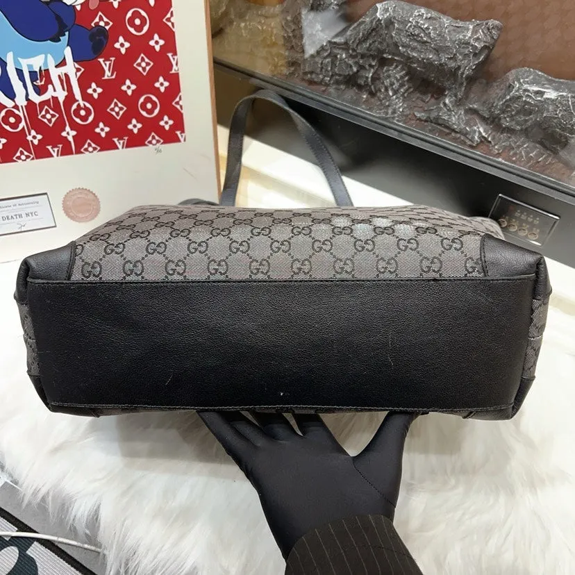 Gucci GG Supreme Gray Tote Bag